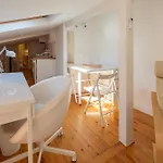 Bairro Alto Tiny By Homing